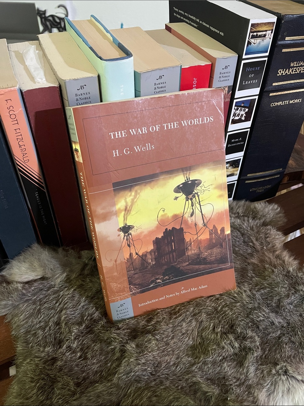The War of the Worlds by H. G. Wells - Rust/Brown Cover